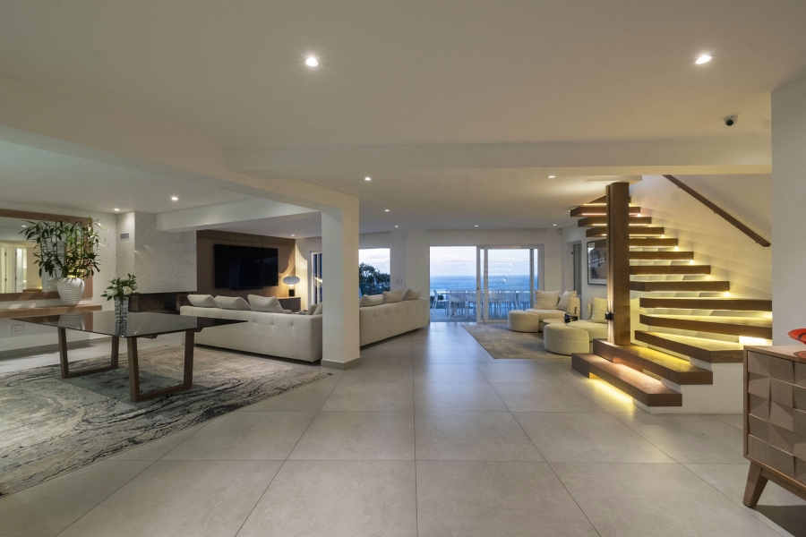 To Let 4 Bedroom Property for Rent in Llandudno Western Cape